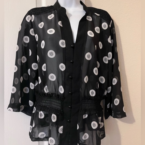 MG ORIGINALS Tops - Button up Top - Excellent Pre-loved Condition.